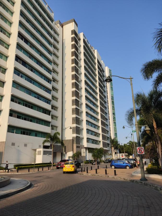 Suite Riverfront Puerto Santa Ana Guayaquil Exterior foto